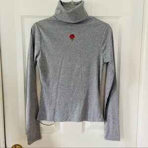 NWT grey ribbed floral rose embroidered Y2K stretch turtle neck SIZE small